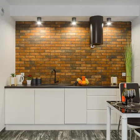 Lumina With Parking, Balcony Apartament