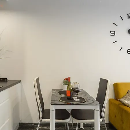 Lumina With Parking, Balcony Apartament *