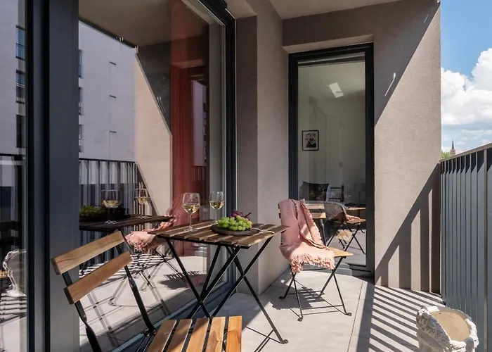 Lumina With Parking, Balcony Apartamento